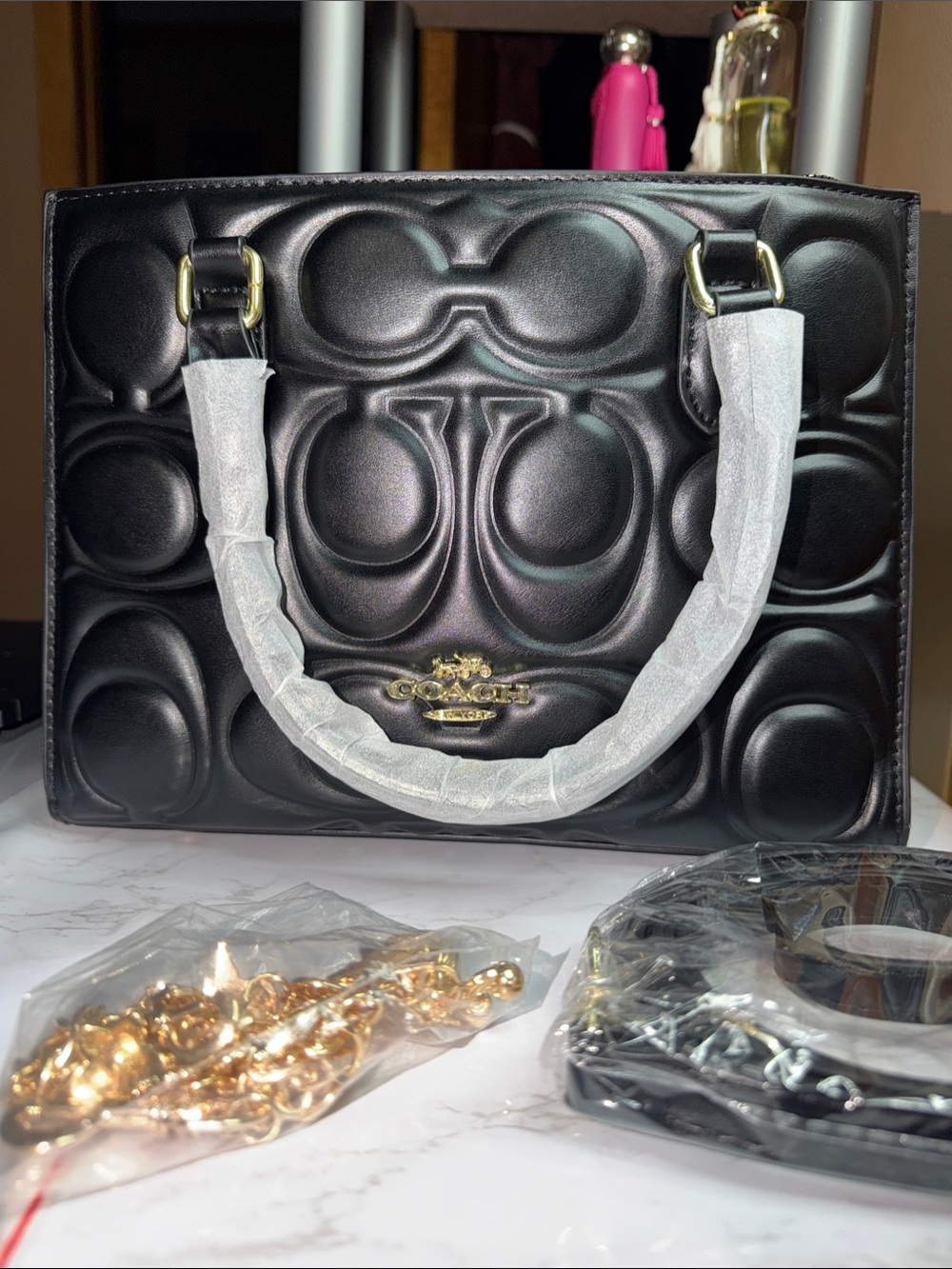 No name Generic handbag. Black Quilted Signature Satchel with Gold Hardware